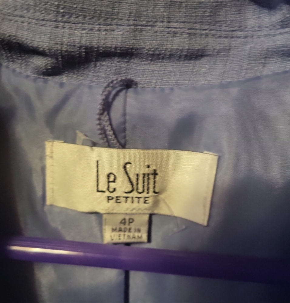 Womens Blue Blazer size 4P - Picture 2 of 3